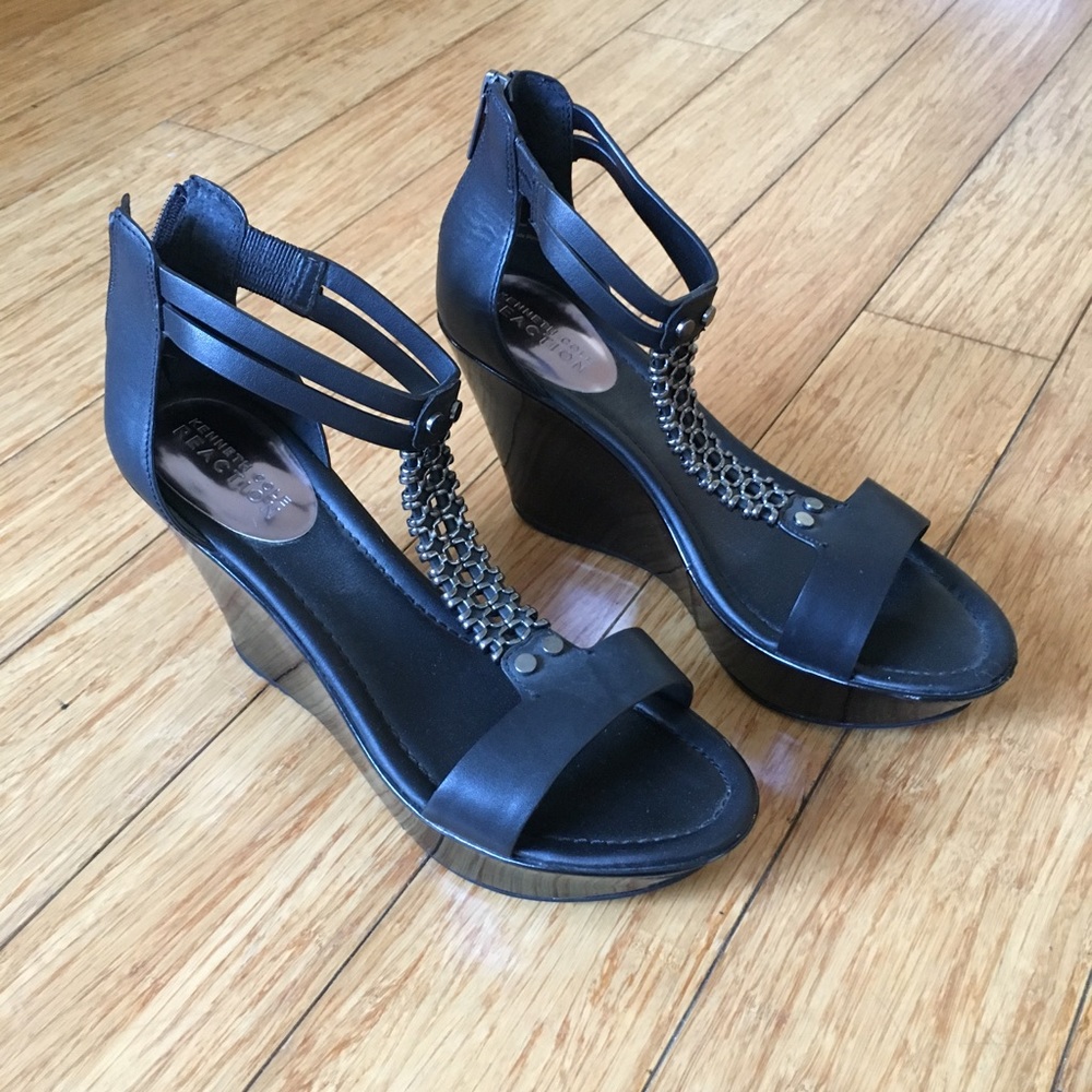 3/$20 🔥 Kenneth Cole Black Wedge